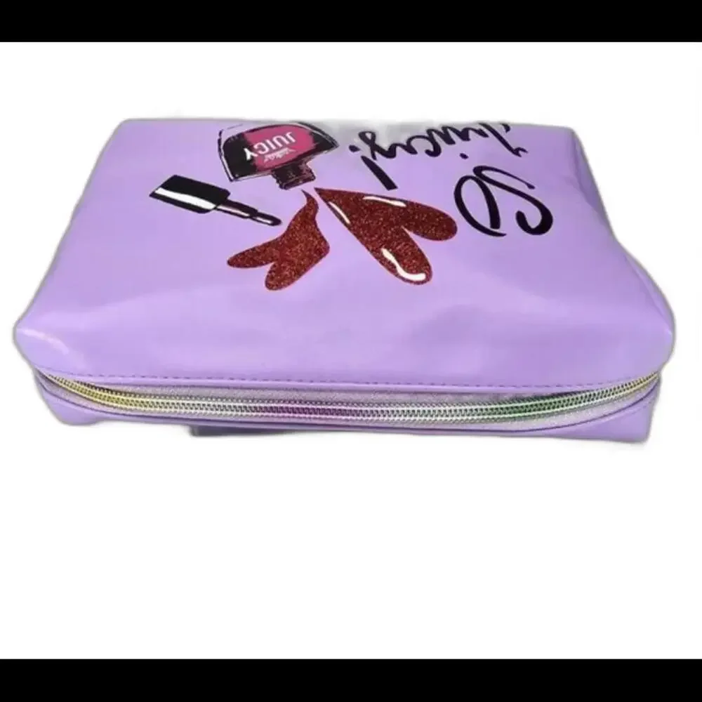 NWT JUICY COUTURE So Juicy Cosmetics Lavender Vinyl Makeup Bag (JCXX020)
